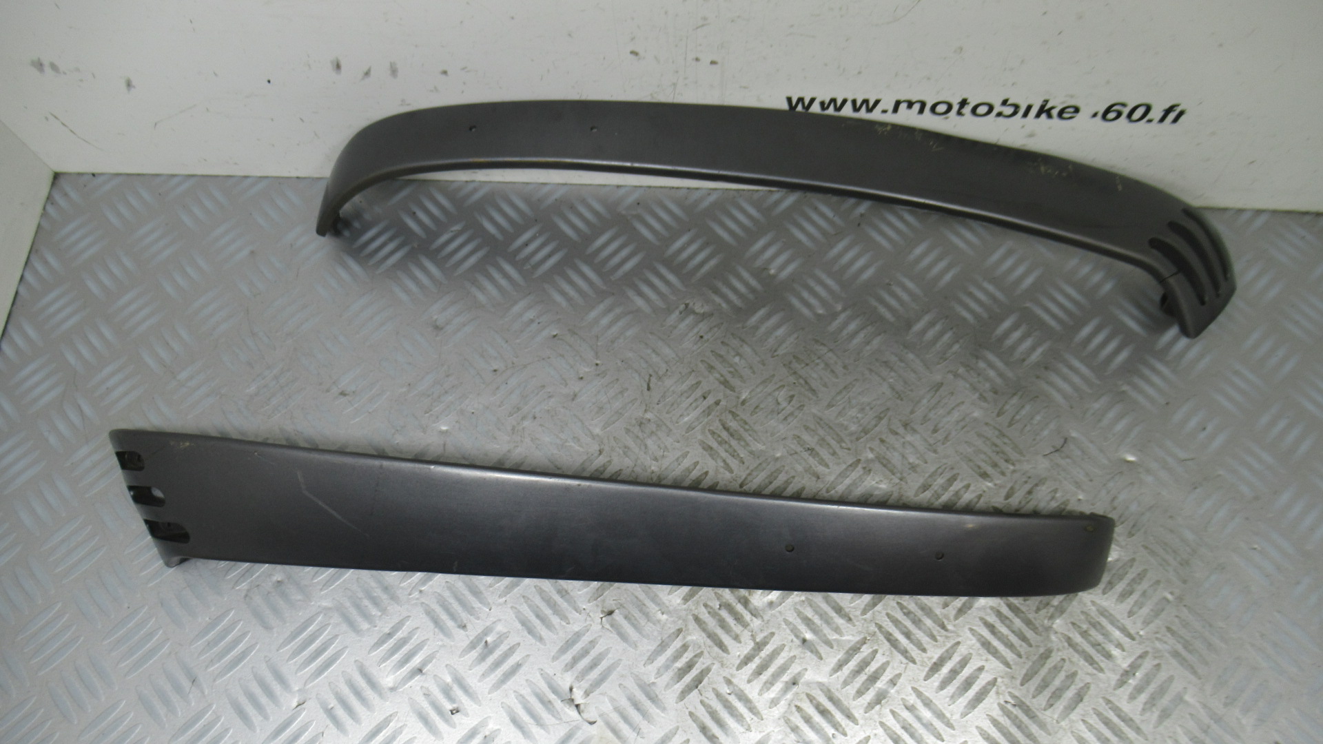 Baguette laterale gauche et droite Vespa LX 50 2t (622127) (622128) (gris)