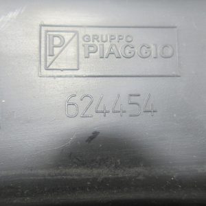 Carenage sous feu arriere Piaggio MP3 125/250/300/350/400/500 4t (624454)
