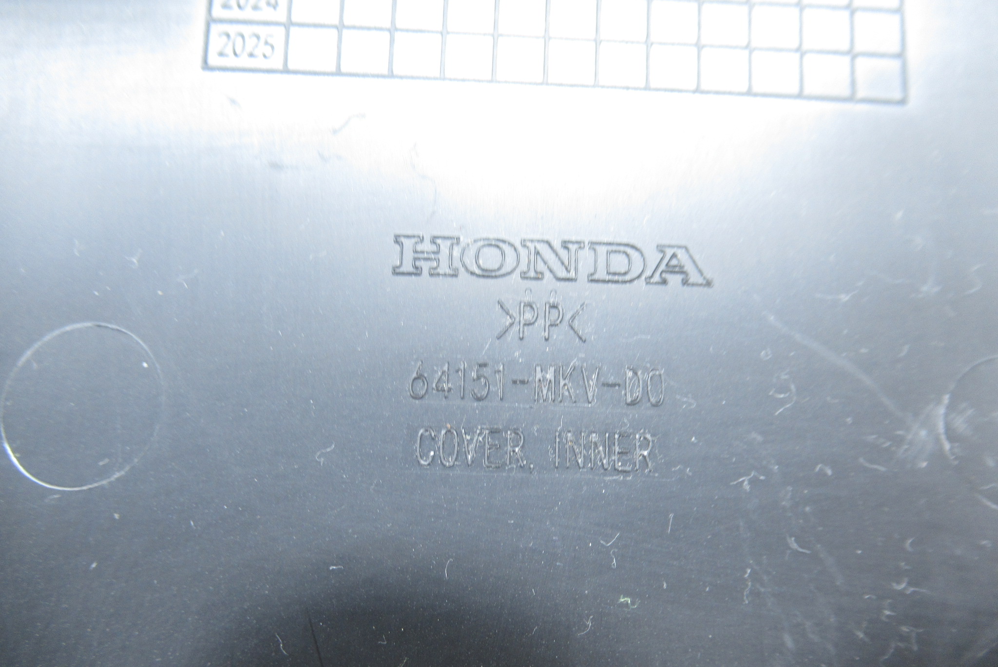 Couvercle tablier Honda Forza 750 4t (64151-MKV-D0)