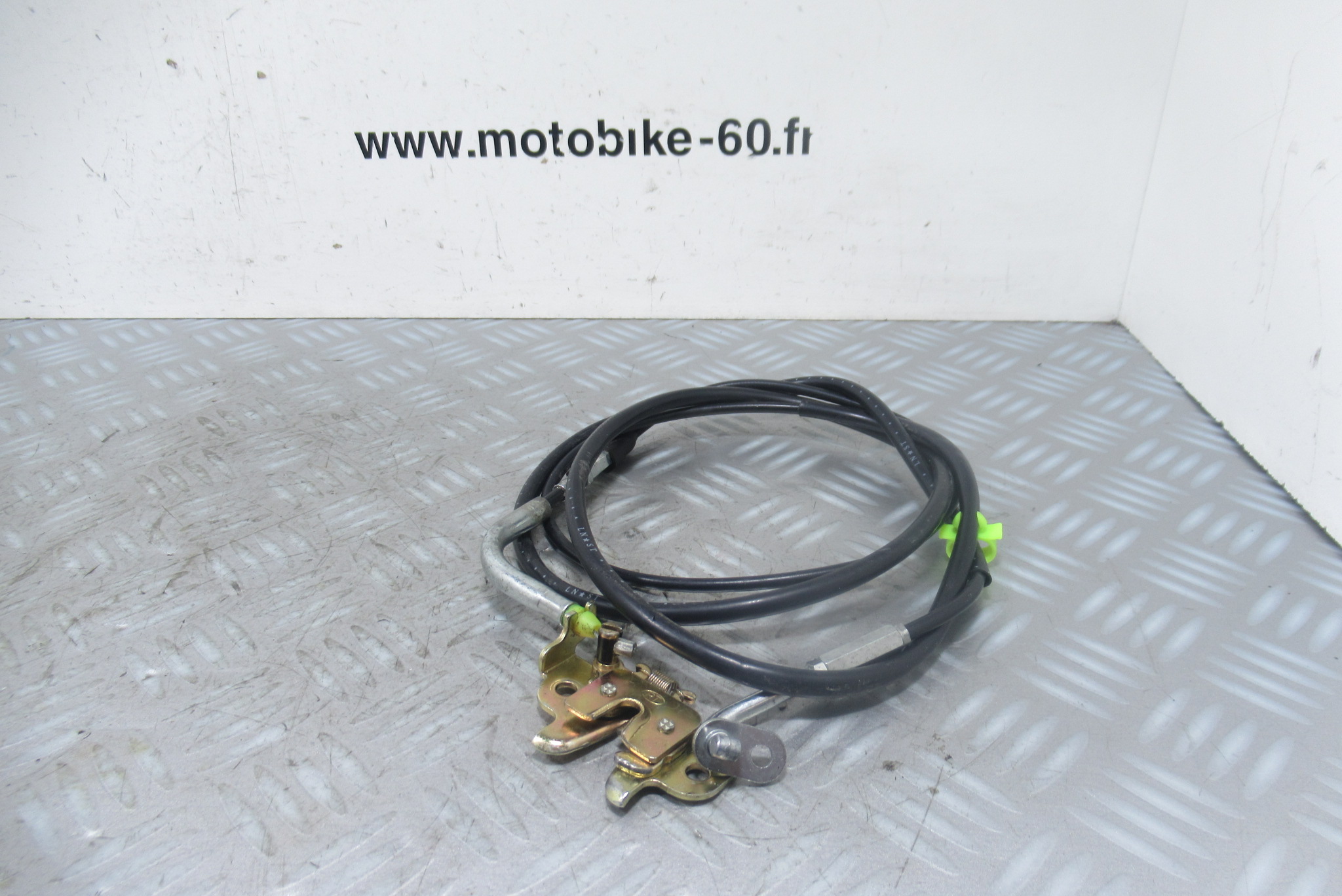 Cable + serrure coffre Peugeot Kisbee 50 4t